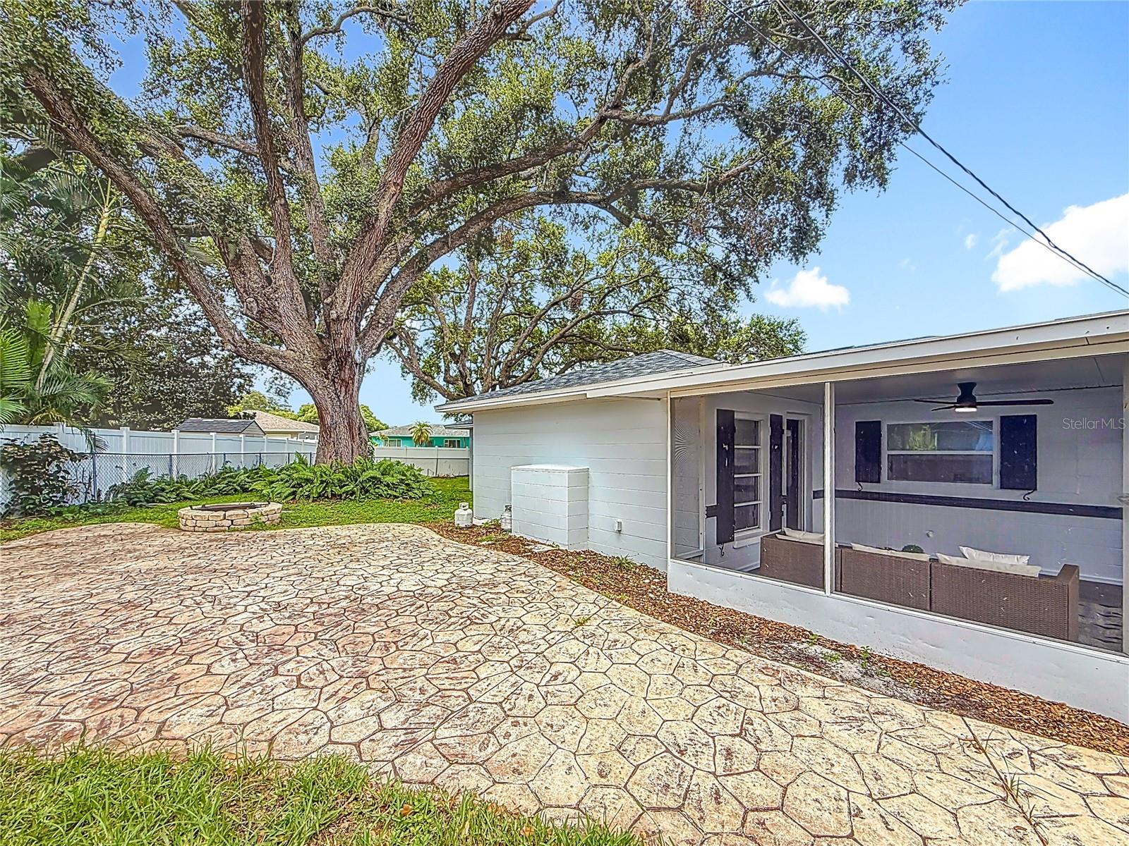Image 33 of 45 For 5271 31st Avenue N