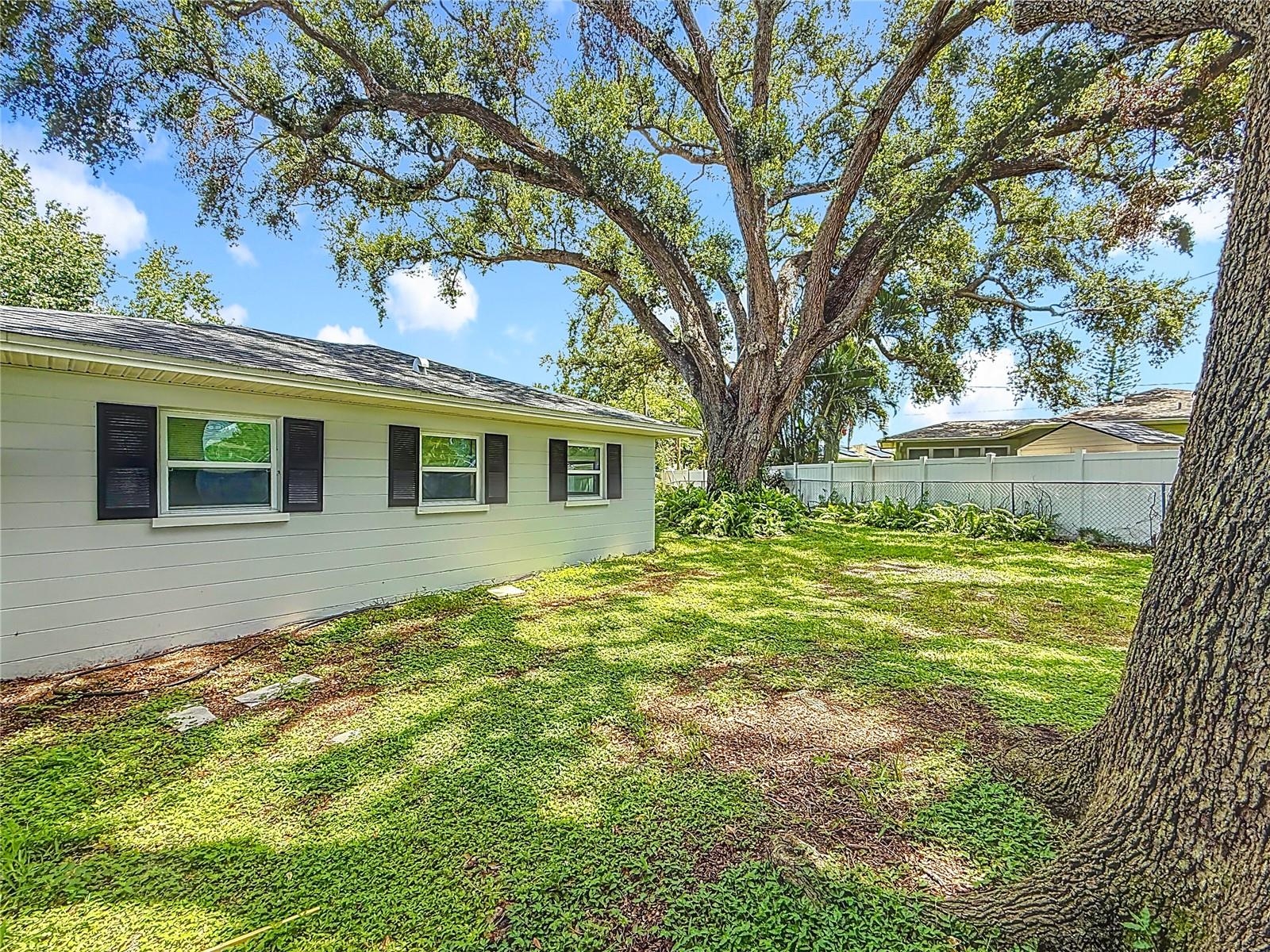 Image 40 of 45 For 5271 31st Avenue N