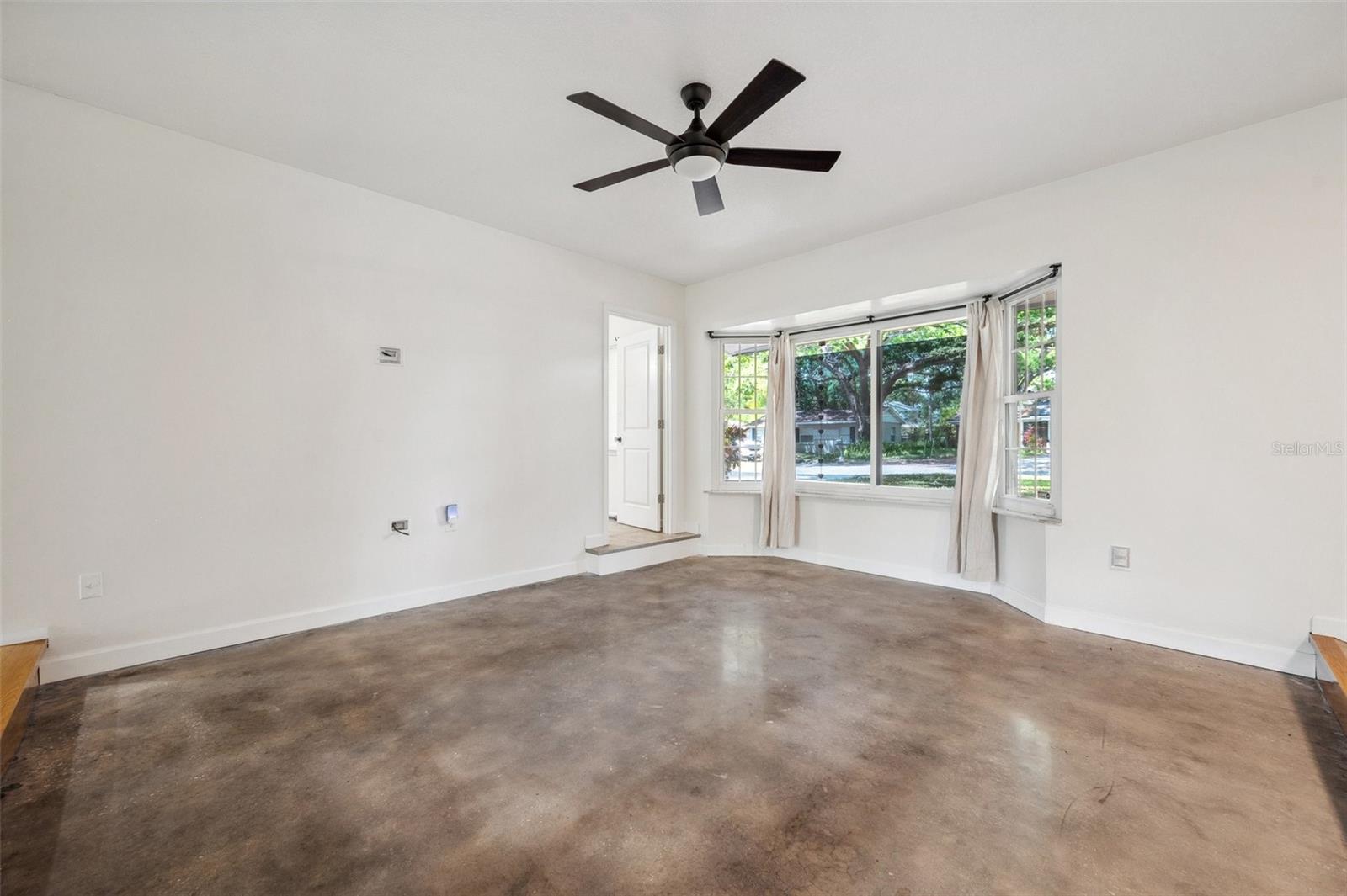 Image 17 of 75 For 1308 Perdiz Street