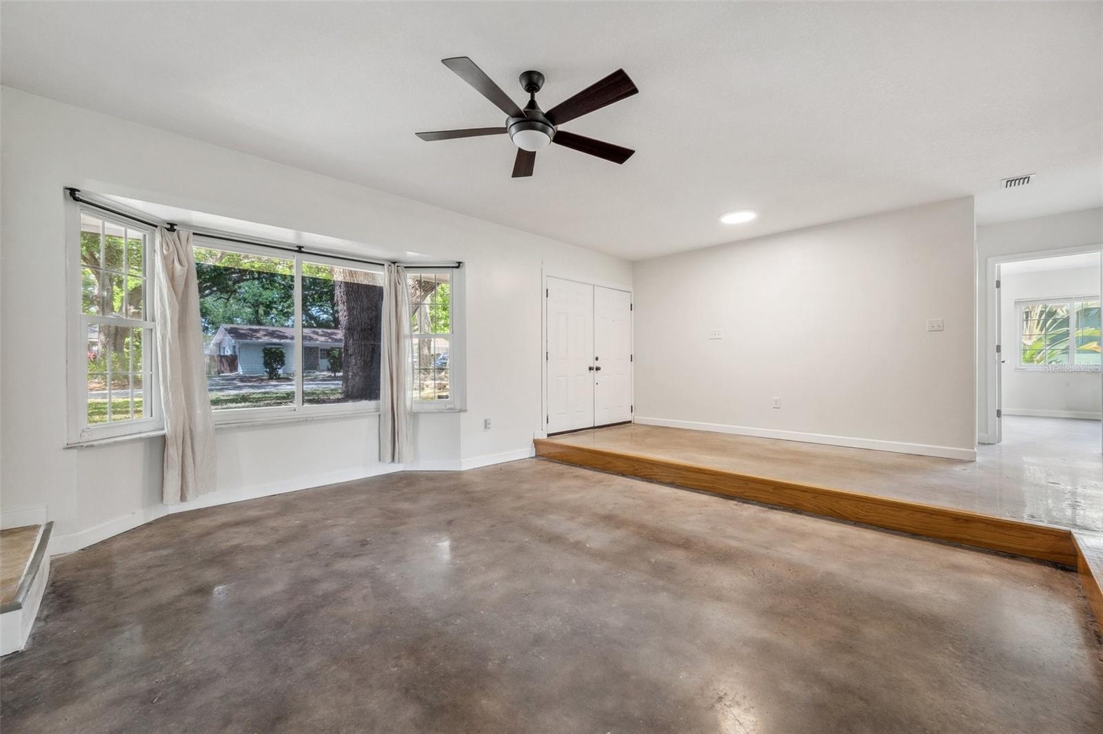 Image 18 of 75 For 1308 Perdiz Street