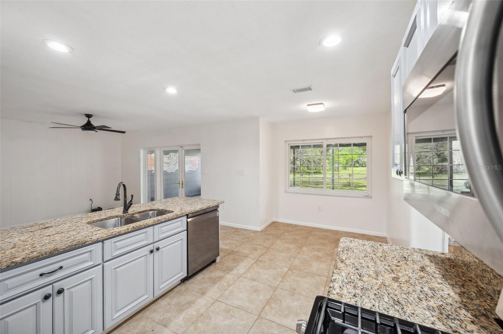 Image 4 of 75 For 1308 Perdiz Street