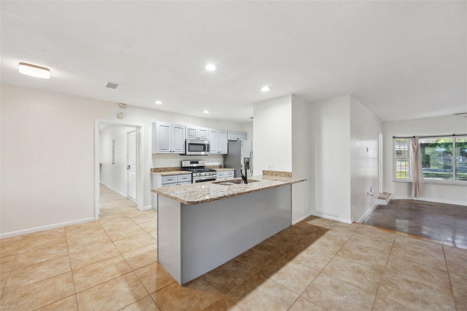 Image 7 of 75 For 1308 Perdiz Street