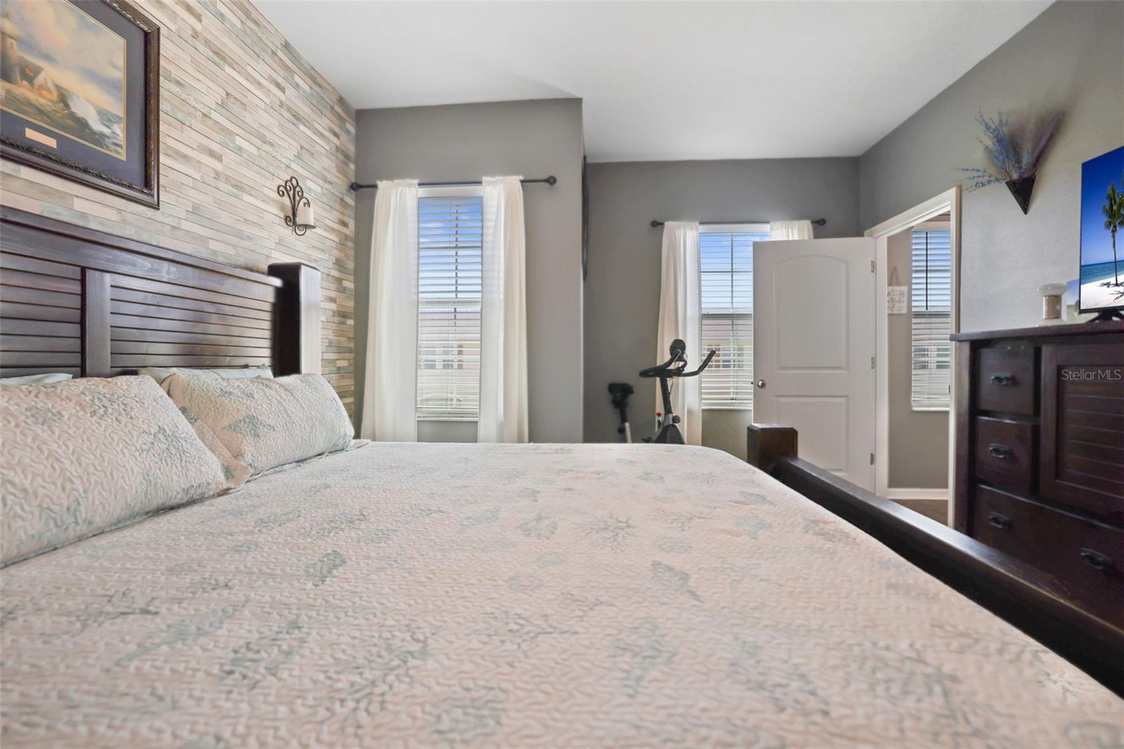 Image 36 of 67 For 5524 Yellowfin Court