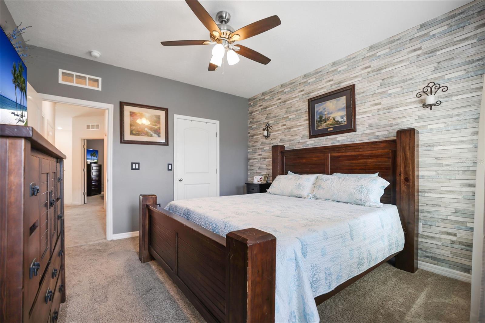 Image 37 of 67 For 5524 Yellowfin Court