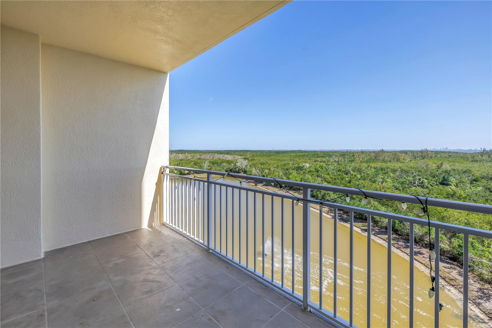 Image 10 of 49 For 10851 Mangrove Cay Lane Ne 714