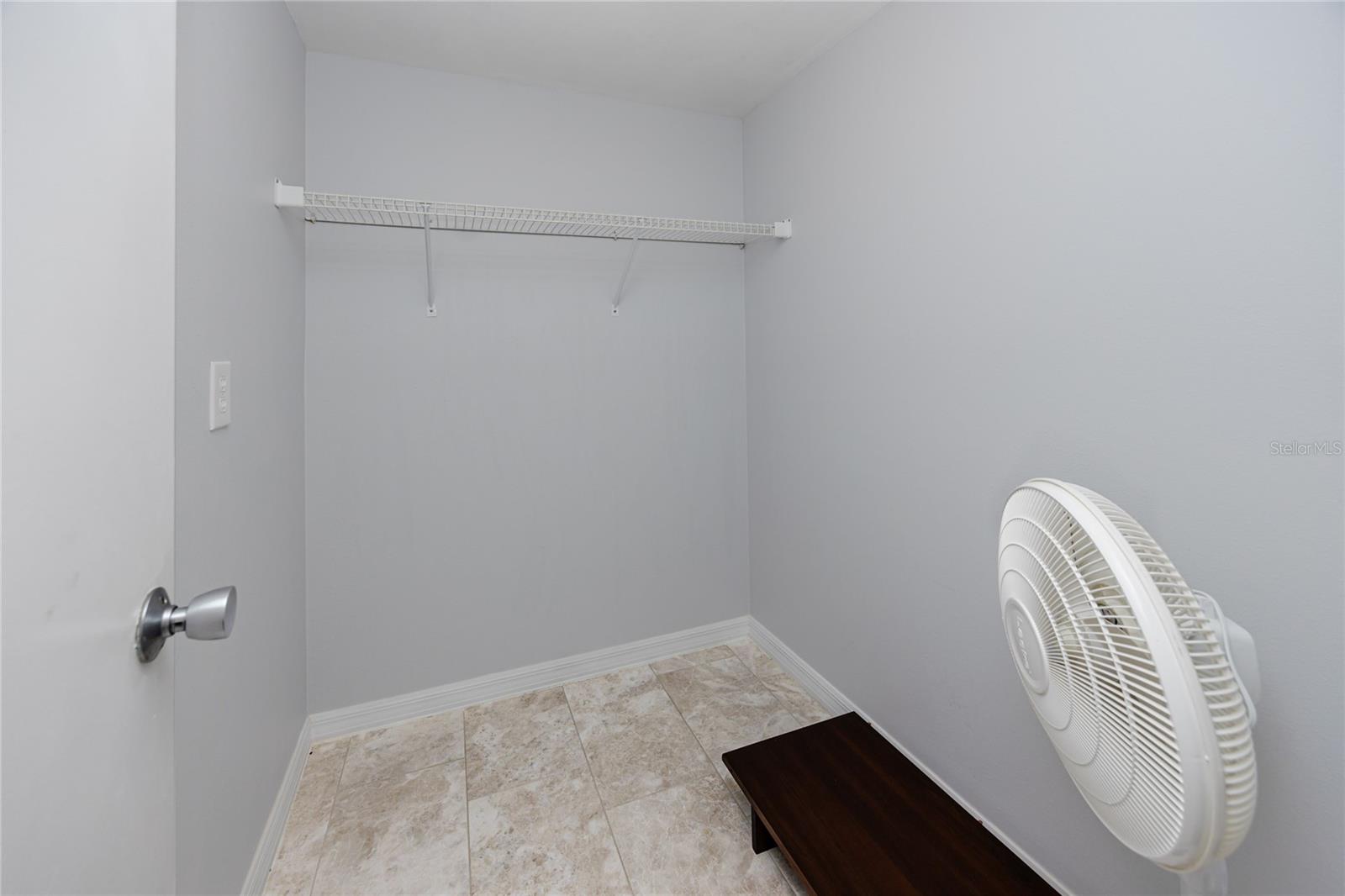 Image 21 of 52 For 2229 Americus Boulevard W 25
