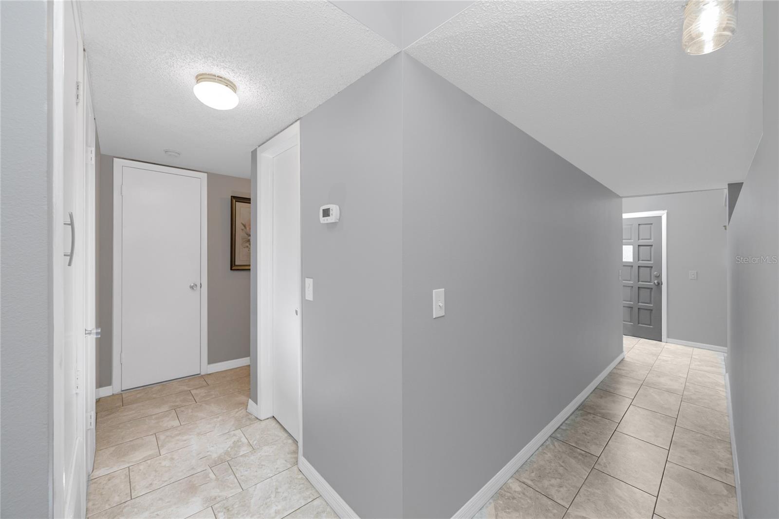 Image 28 of 52 For 2229 Americus Boulevard W 25