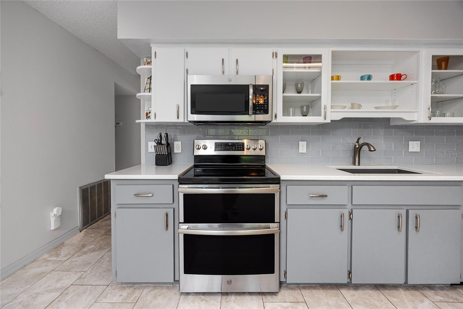Image 33 of 52 For 2229 Americus Boulevard W 25
