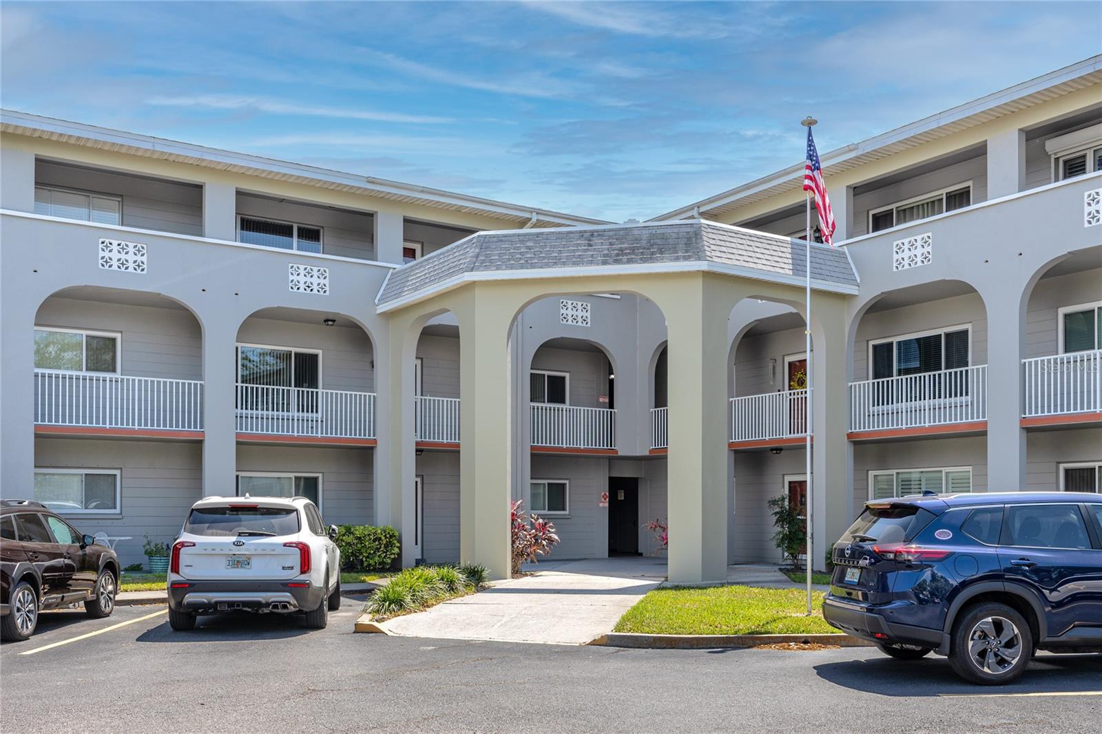 Image 7 of 52 For 2229 Americus Boulevard W 25