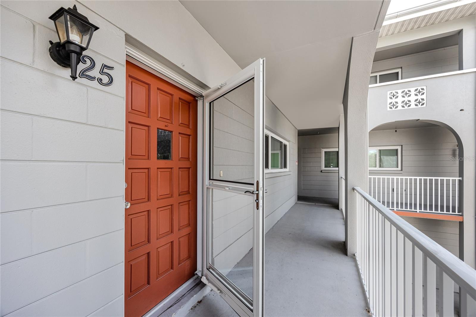 Image 9 of 52 For 2229 Americus Boulevard W 25