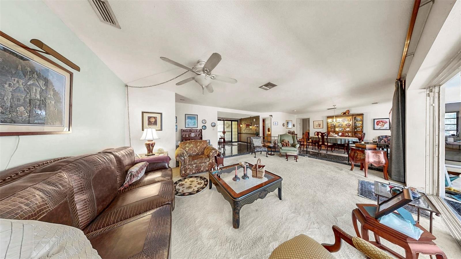 Image 20 of 82 For 500 Oleander Way S