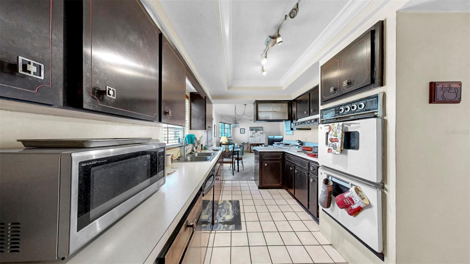 Image 30 of 82 For 500 Oleander Way S