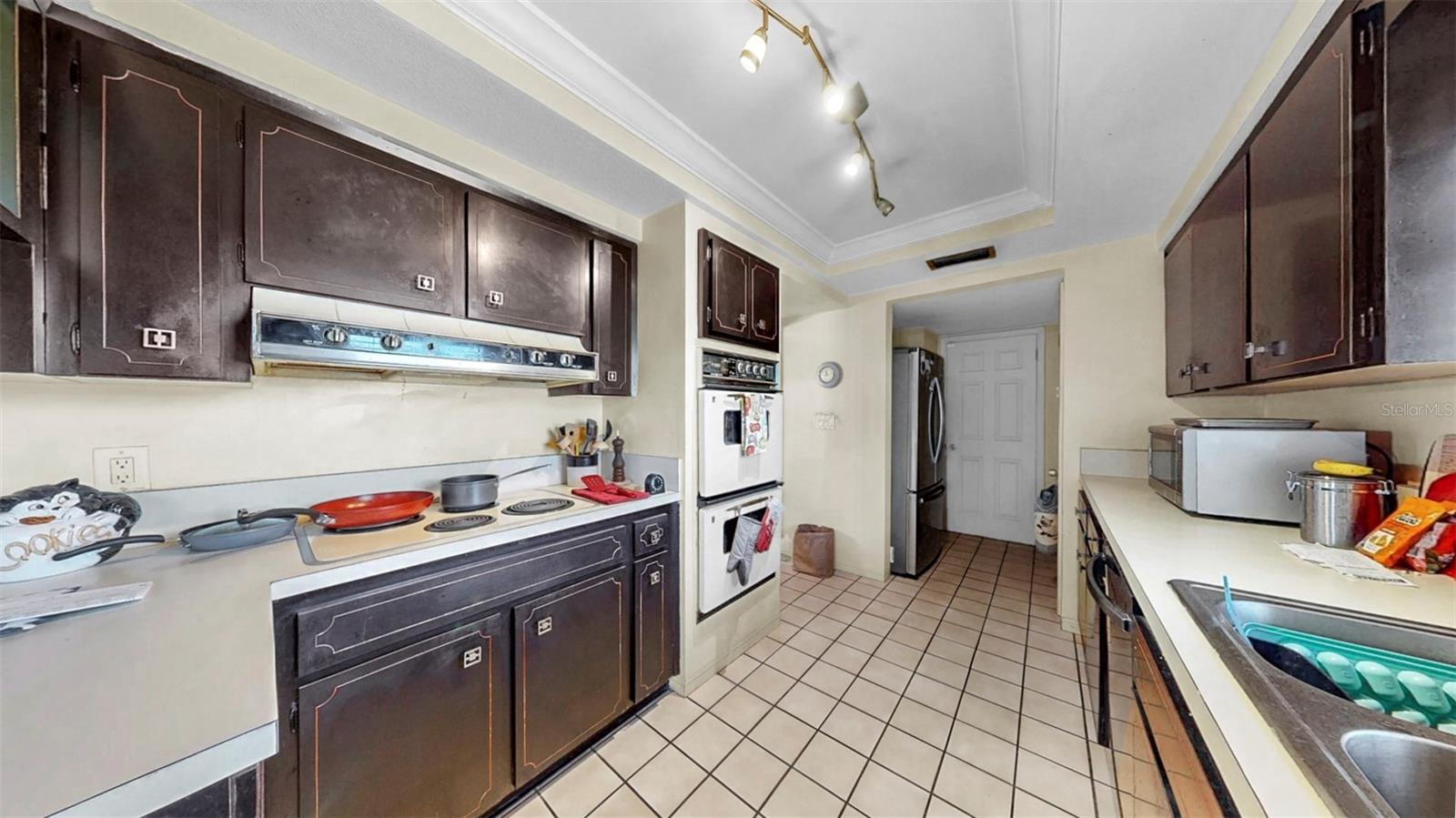 Image 31 of 82 For 500 Oleander Way S