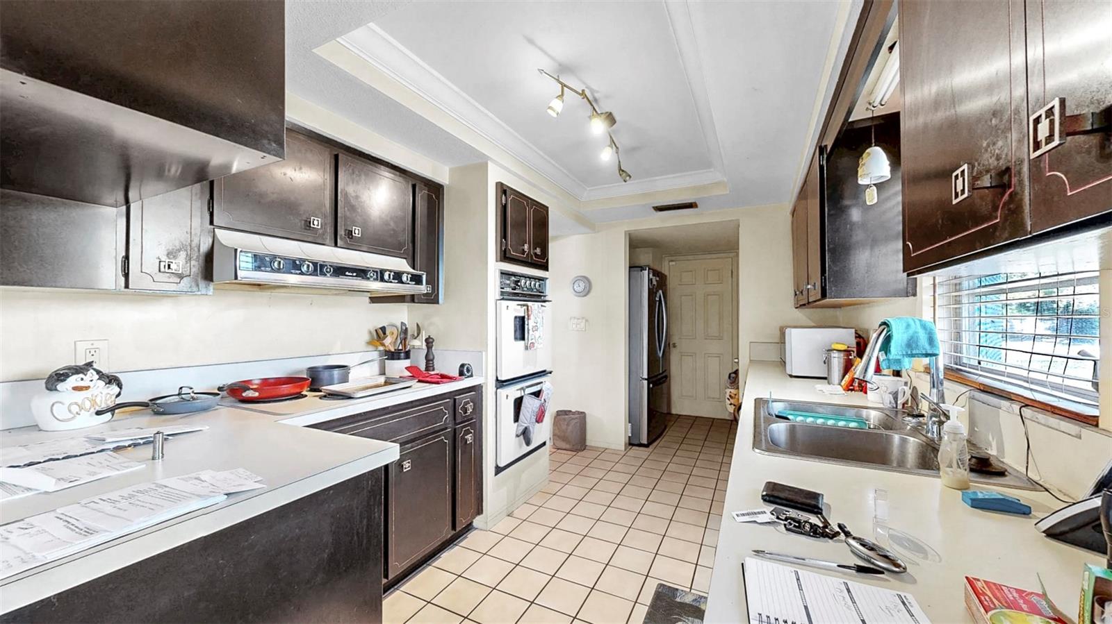 Image 34 of 82 For 500 Oleander Way S