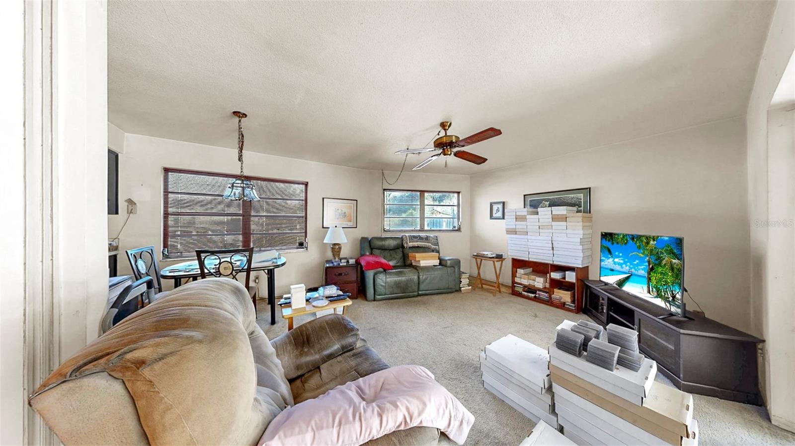 Image 37 of 82 For 500 Oleander Way S