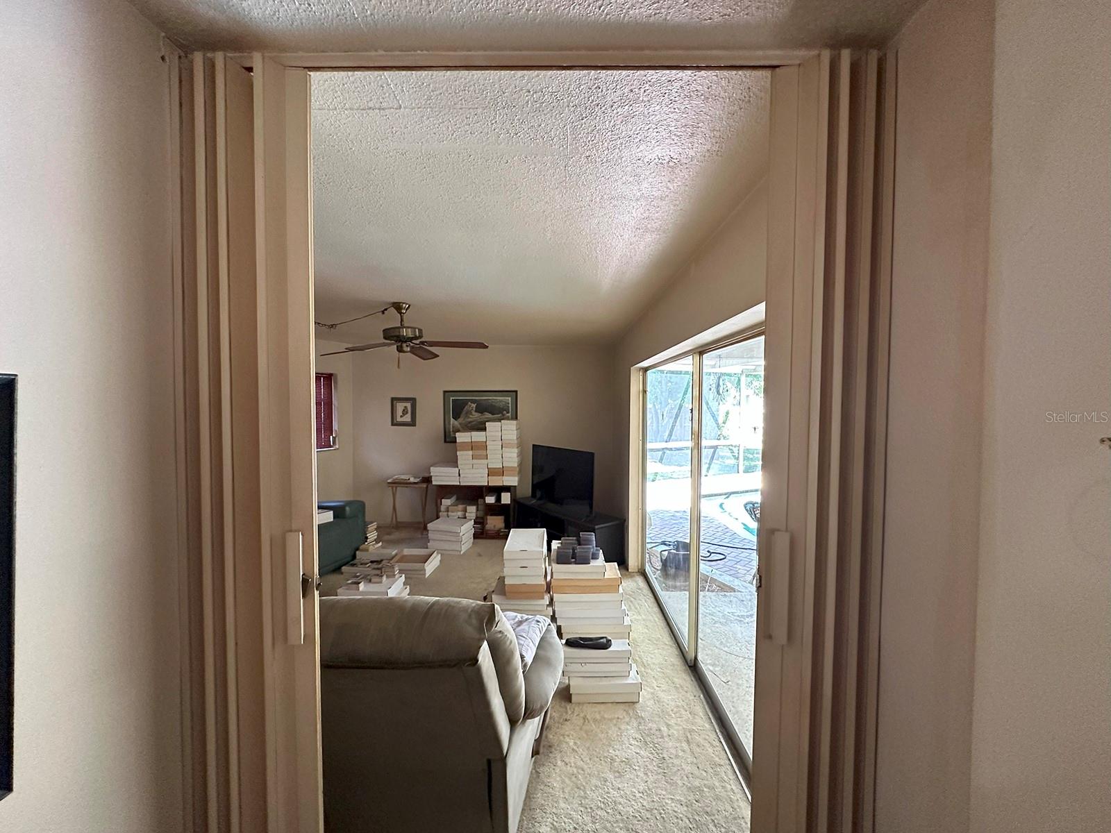Image 40 of 82 For 500 Oleander Way S