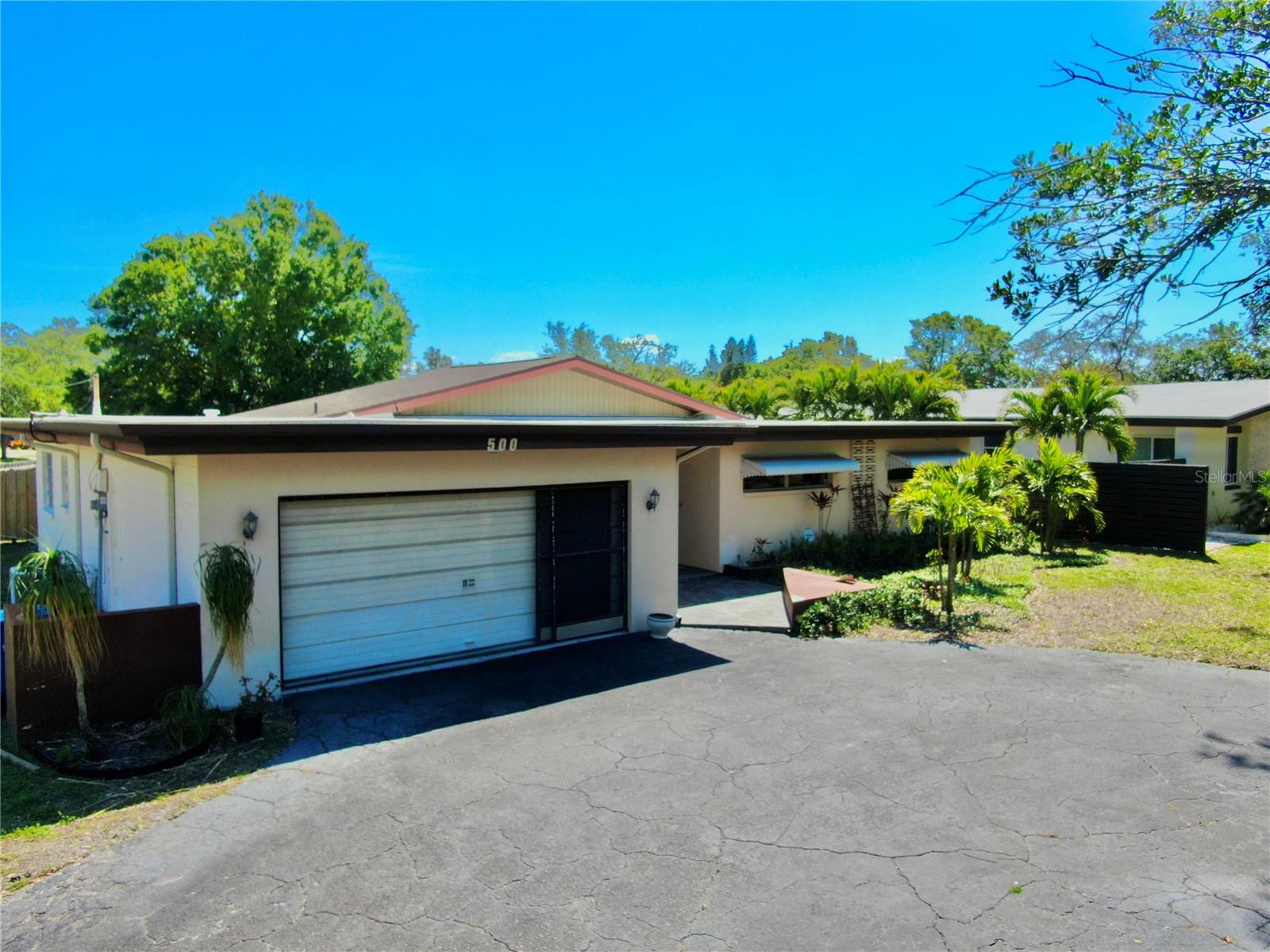 Image 5 of 82 For 500 Oleander Way S