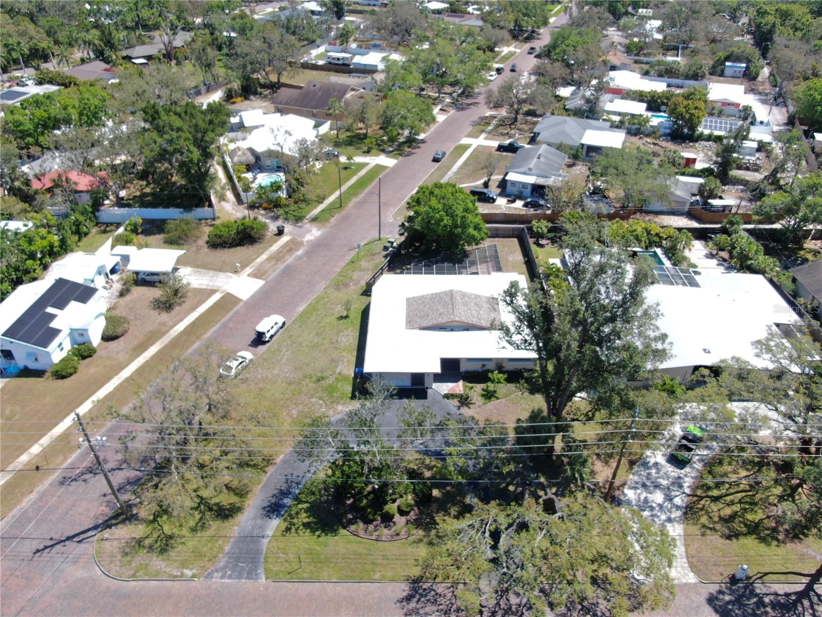 Image 70 of 82 For 500 Oleander Way S