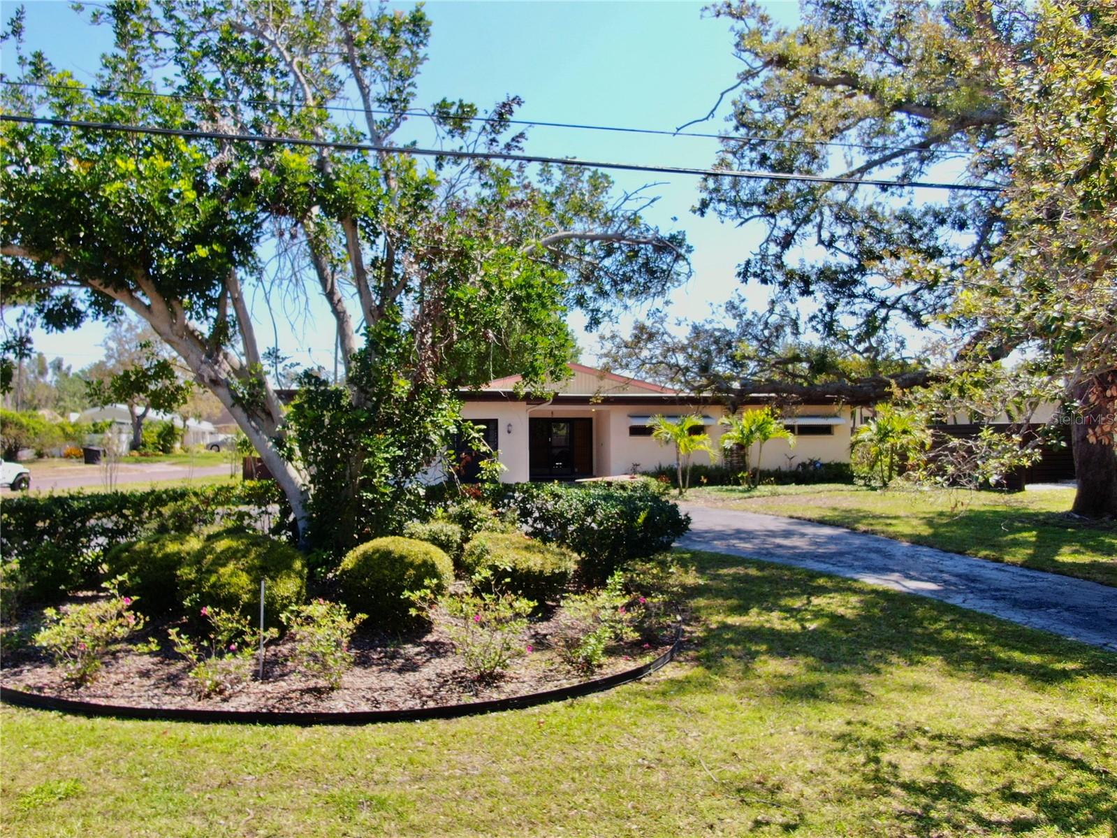 Image 9 of 82 For 500 Oleander Way S