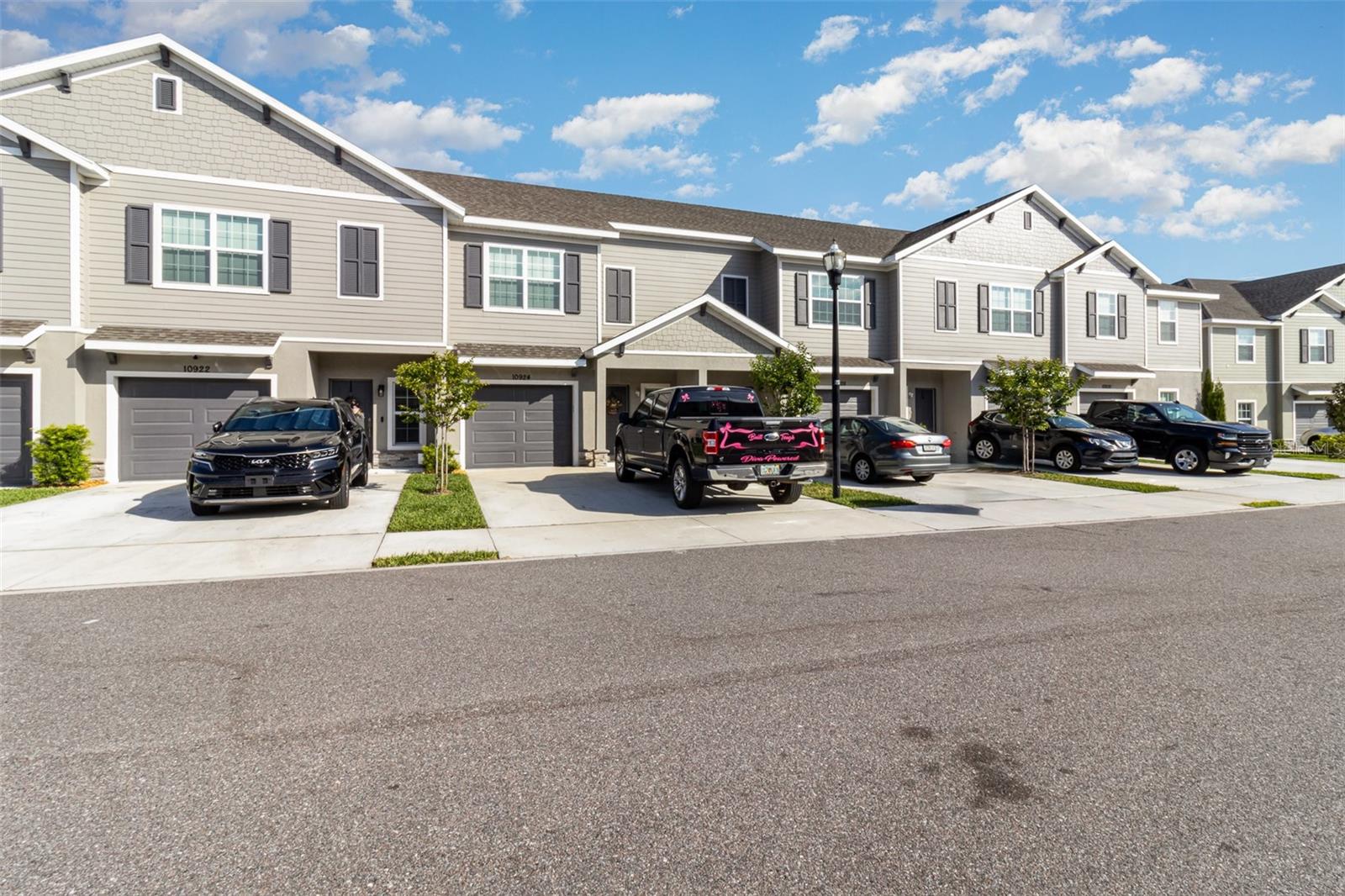 Image 3 of 28 For 10924 Brightleaf Court