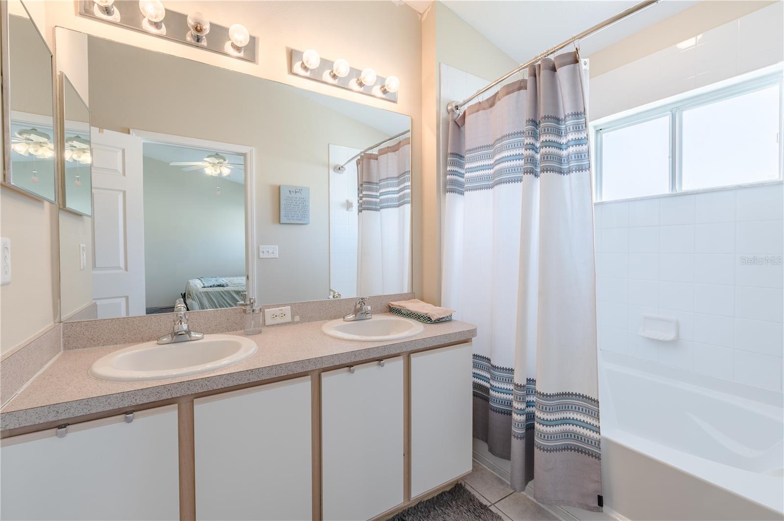 Image 18 of 22 For 9807 Carlsdale Drive
