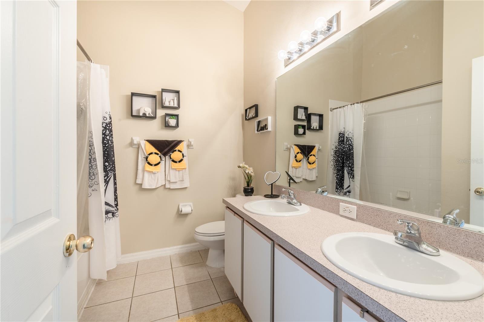 Image 20 of 22 For 9807 Carlsdale Drive