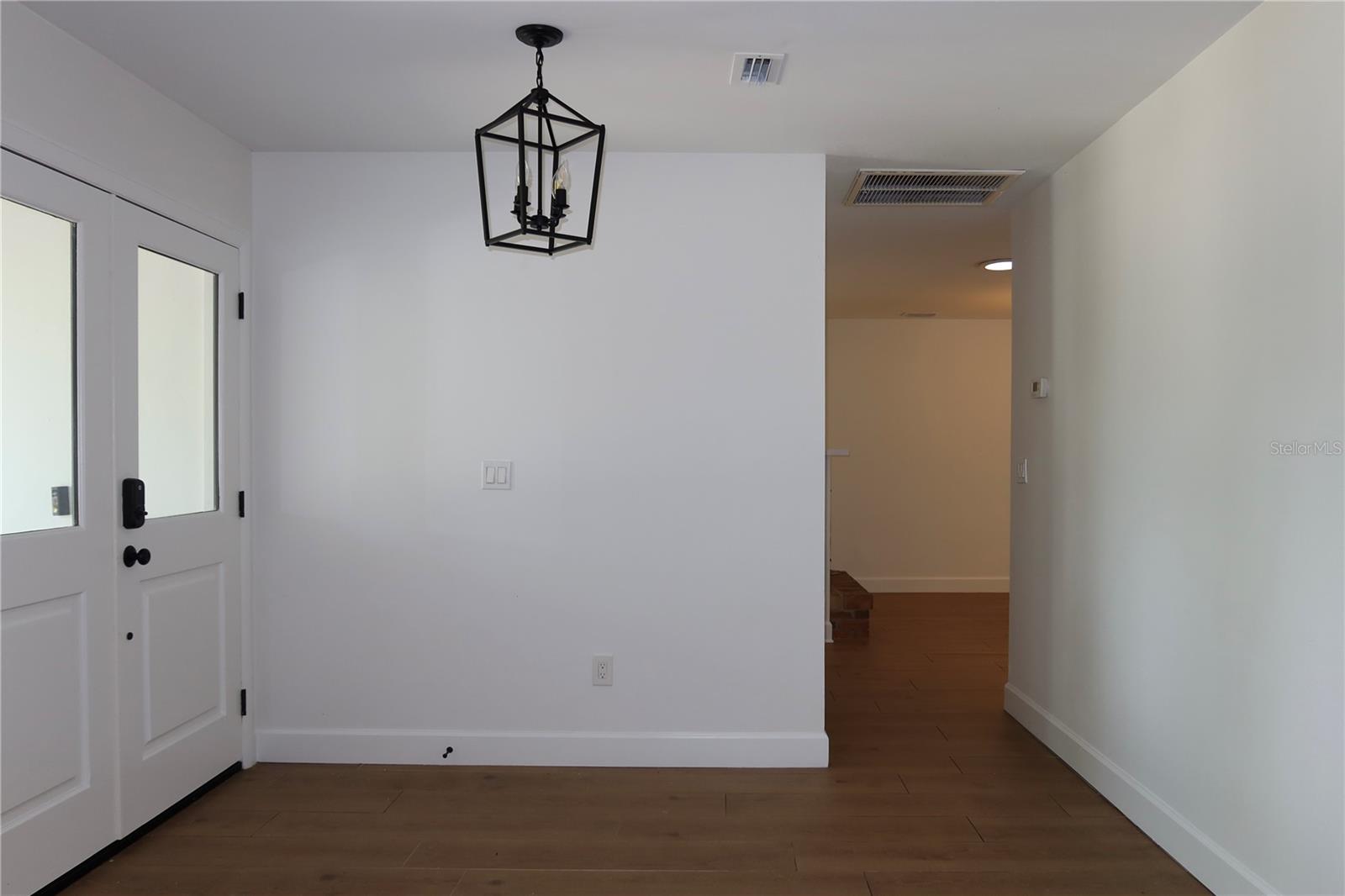 Listing photo id 13 for 2105 Curry Road