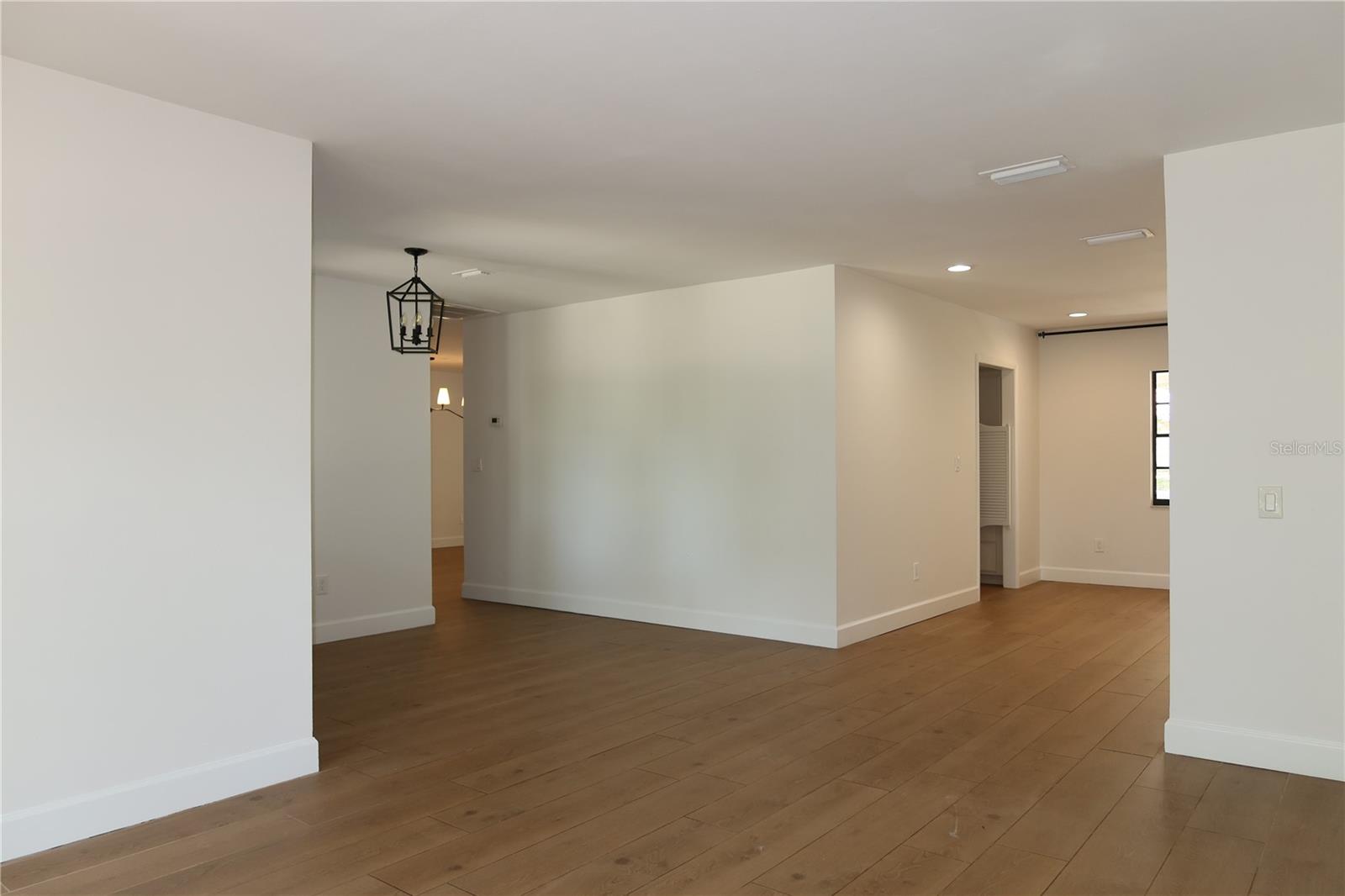 Listing photo id 14 for 2105 Curry Road