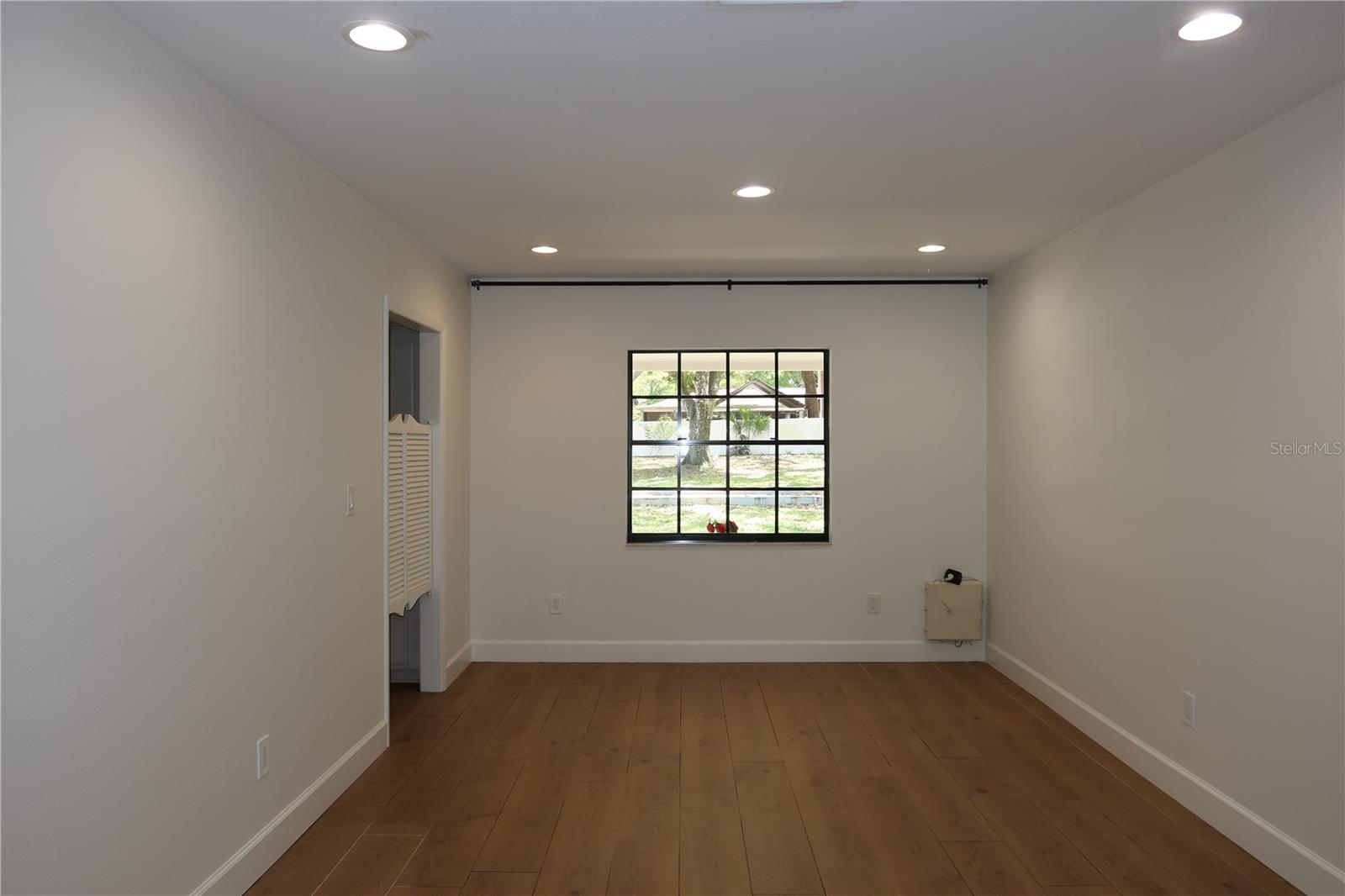 Listing photo id 16 for 2105 Curry Road