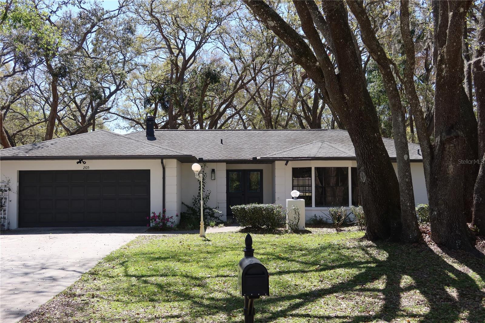 Listing photo id 0 for 2105 Curry Road