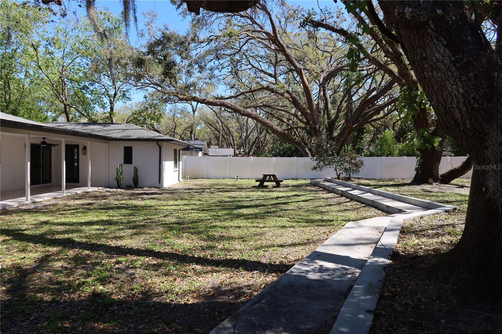 Listing photo id 70 for 2105 Curry Road
