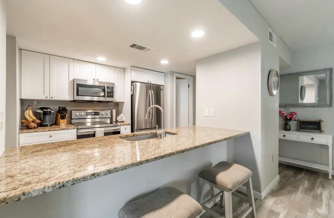 Image 10 of 51 For 3540 42nd Street S F