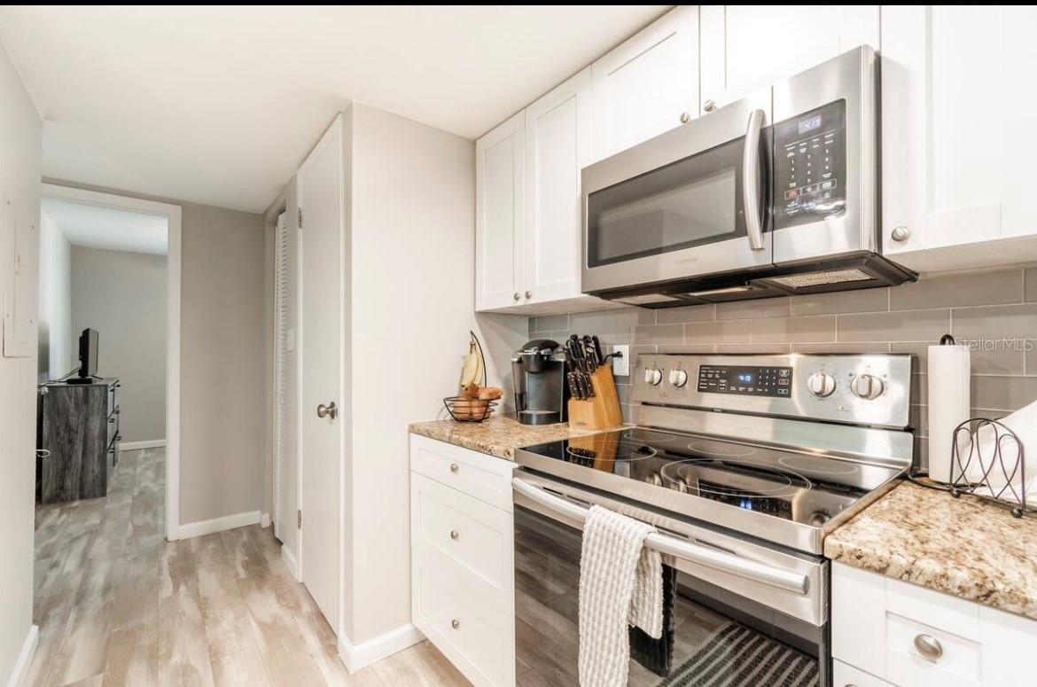 Image 16 of 51 For 3540 42nd Street S F