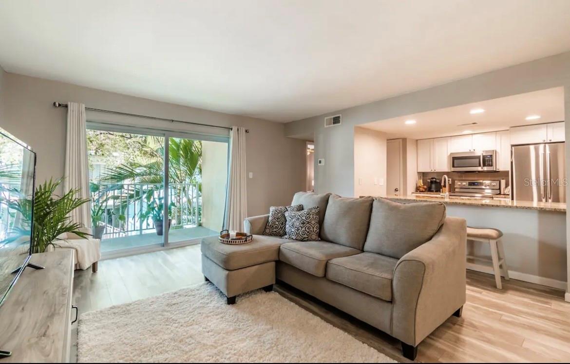 Image 4 of 51 For 3540 42nd Street S F