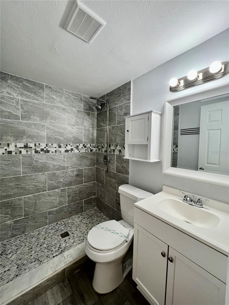 Image 15 of 26 For 3720 Elrod Avenue