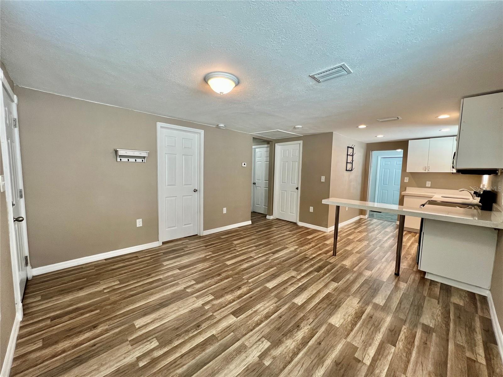 Image 3 of 26 For 3720 Elrod Avenue