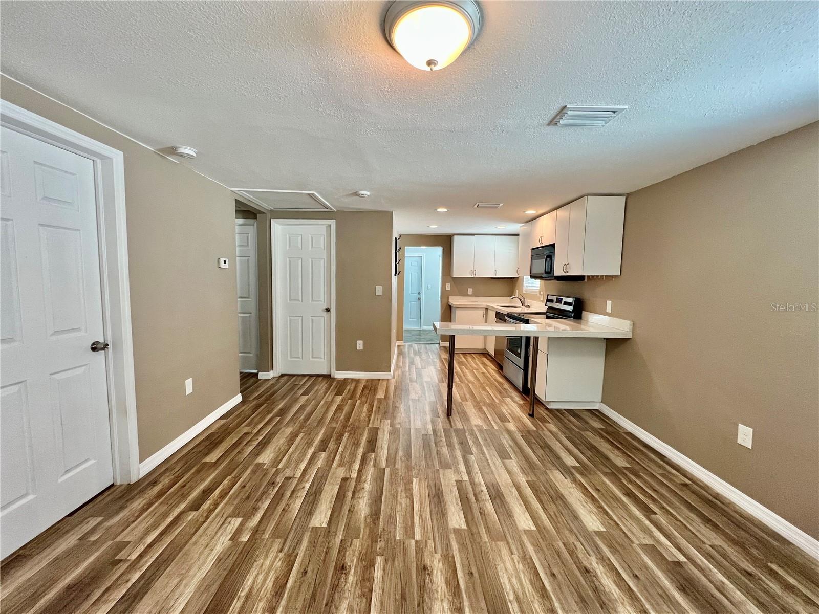 Image 4 of 26 For 3720 Elrod Avenue