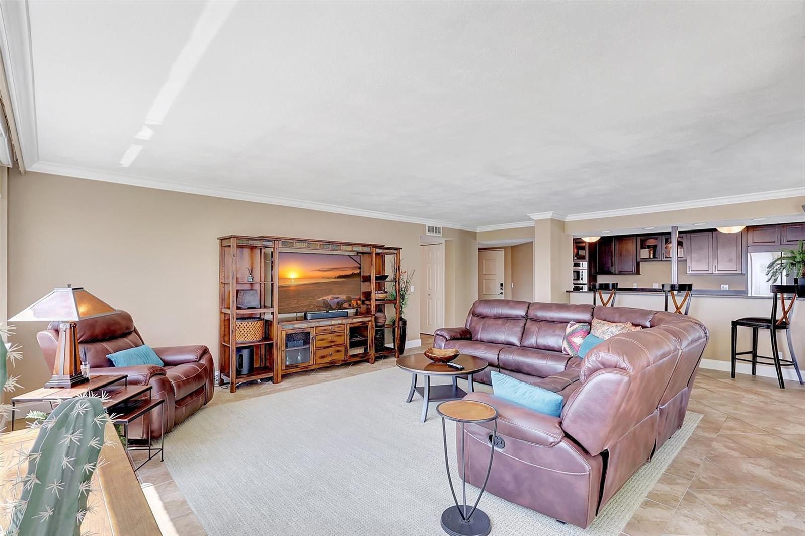 Image 12 of 71 For 736 Island Way 303