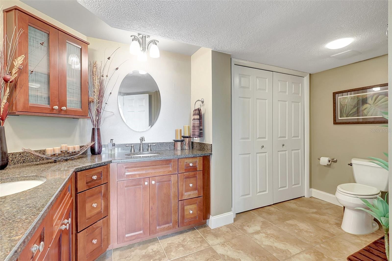 Image 17 of 71 For 736 Island Way 303