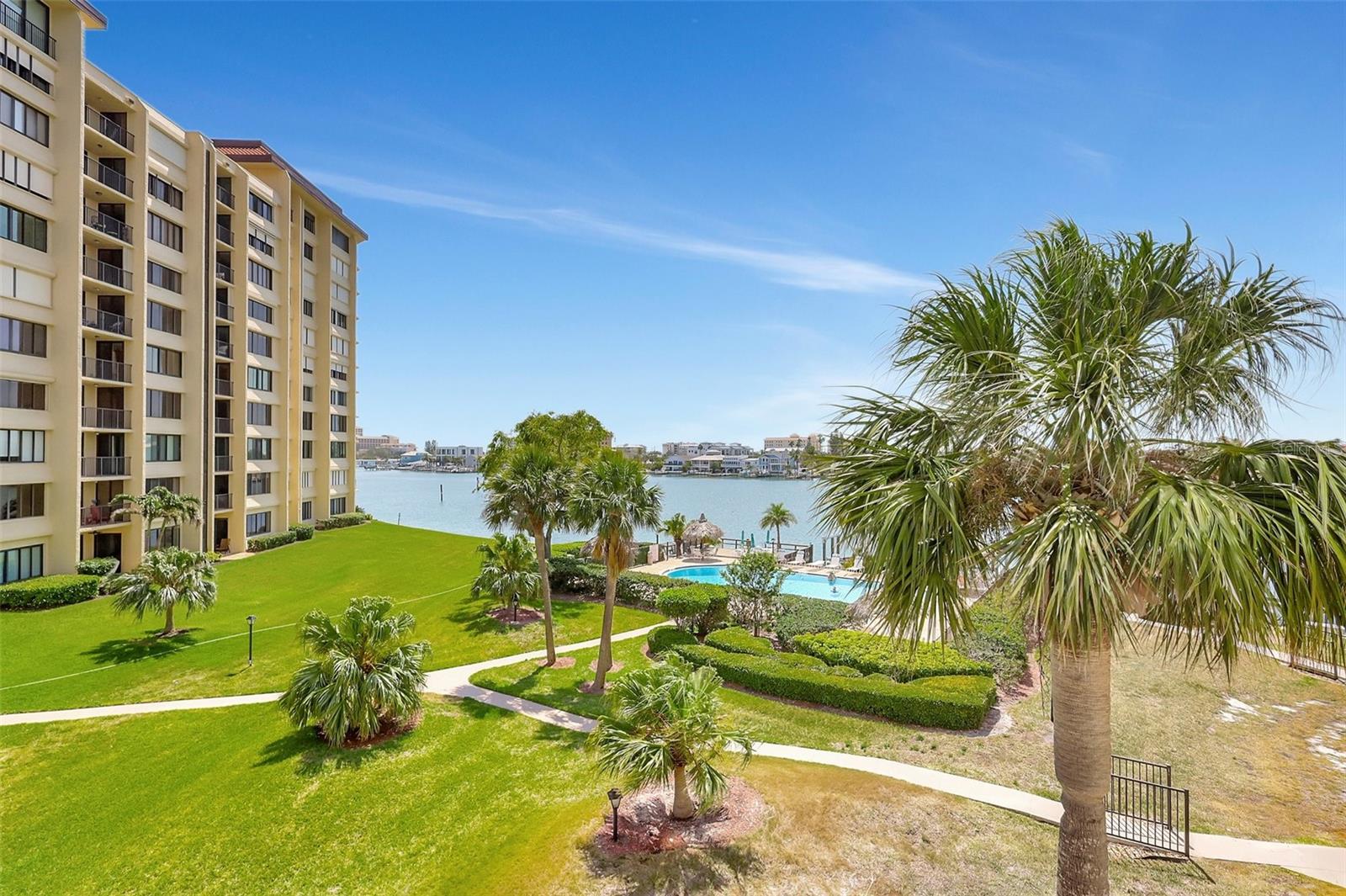 Image 48 of 71 For 736 Island Way 303