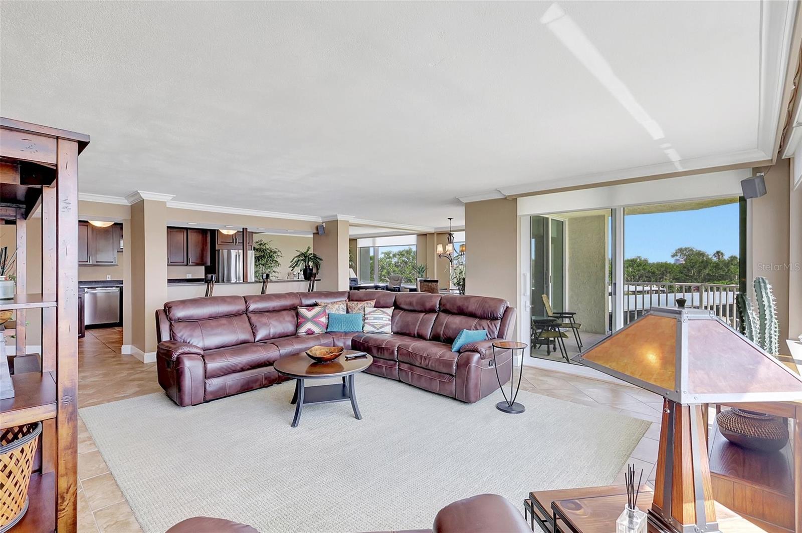 Image 50 of 71 For 736 Island Way 303