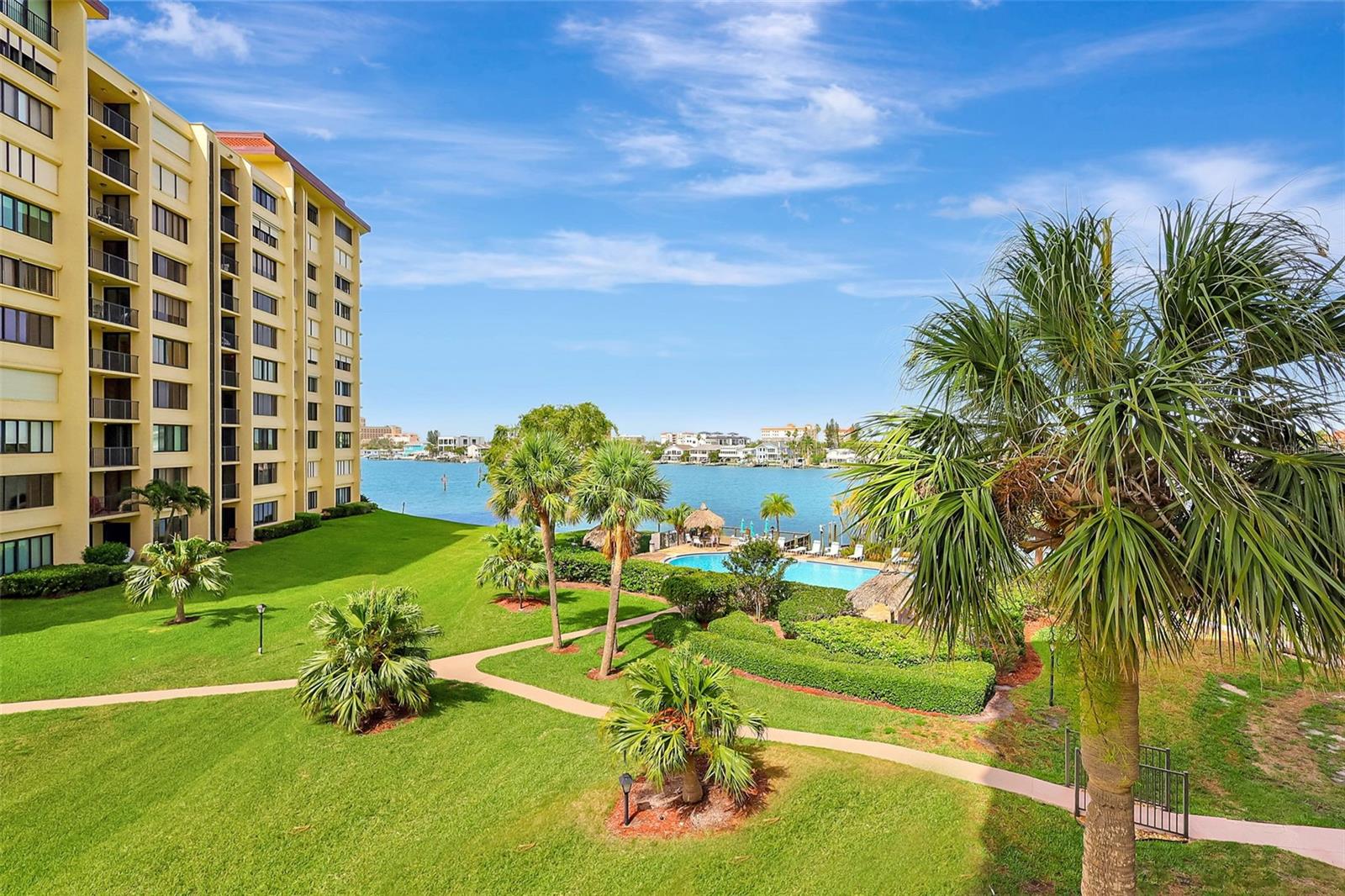 Image 67 of 71 For 736 Island Way 303