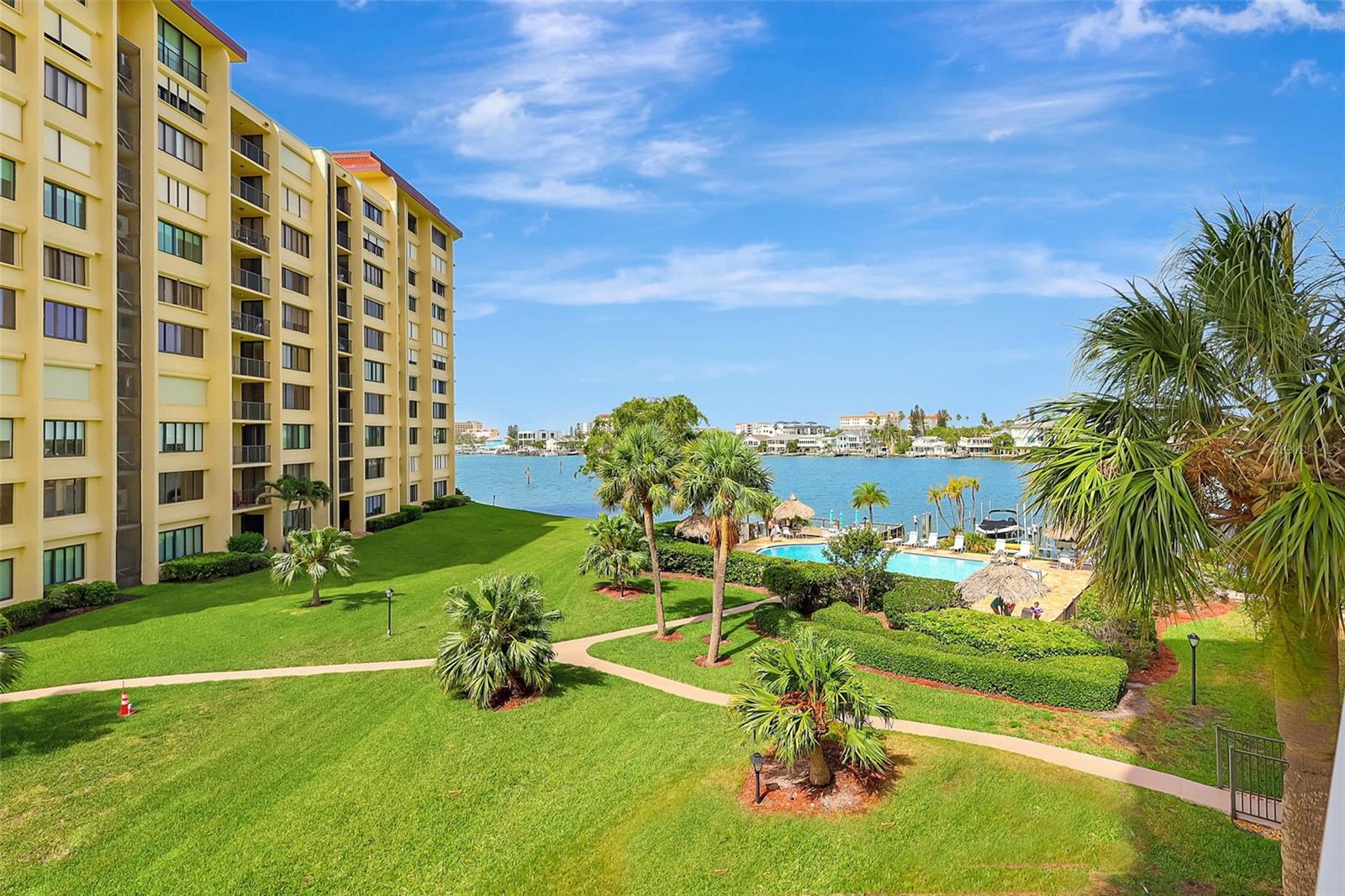Image 68 of 71 For 736 Island Way 303