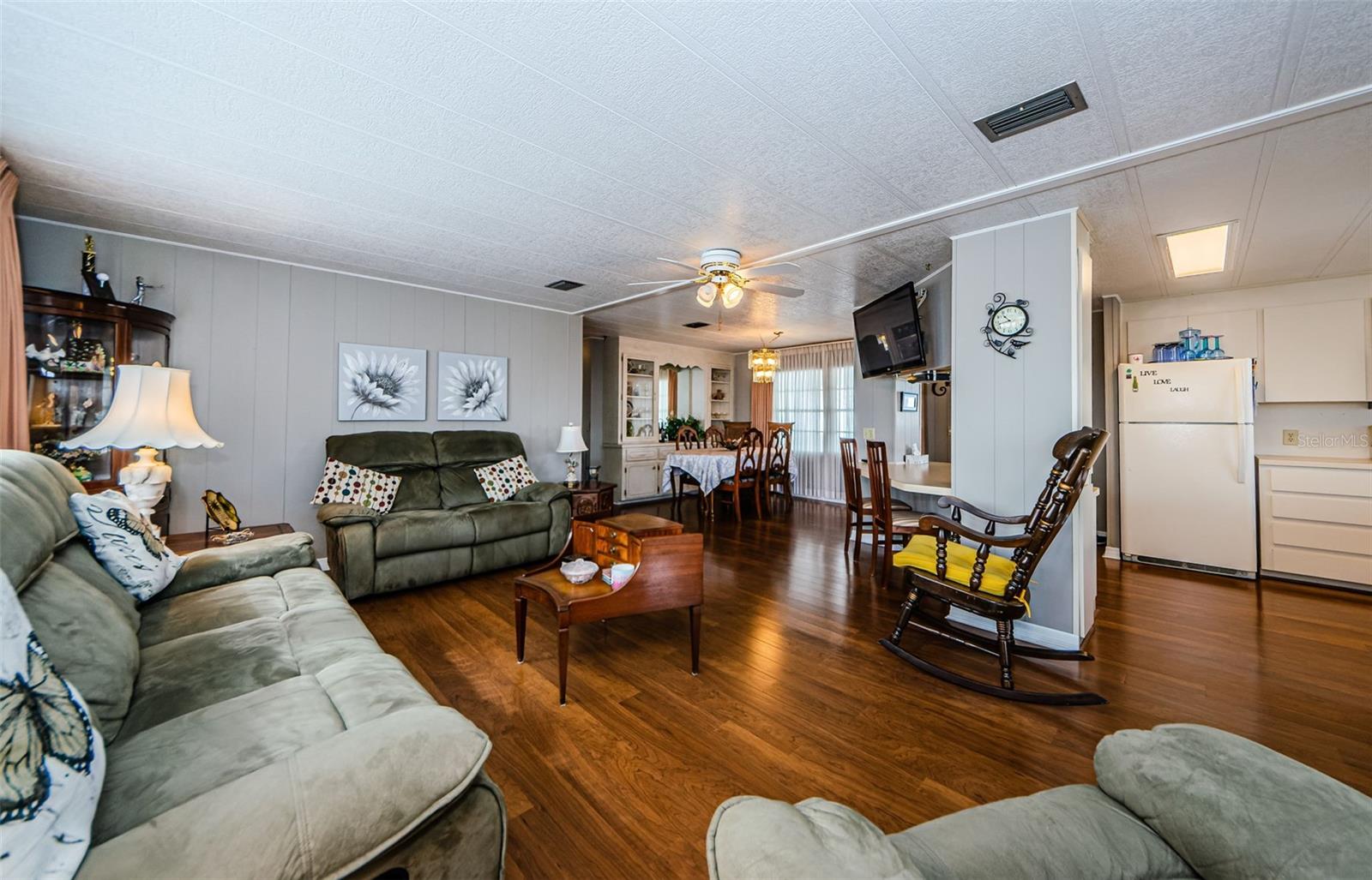 Image 11 of 49 For 719 Sugar Palm Street