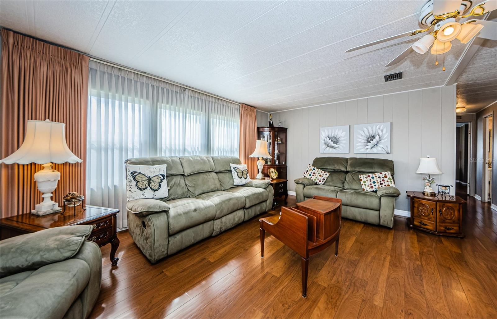 Image 12 of 49 For 719 Sugar Palm Street