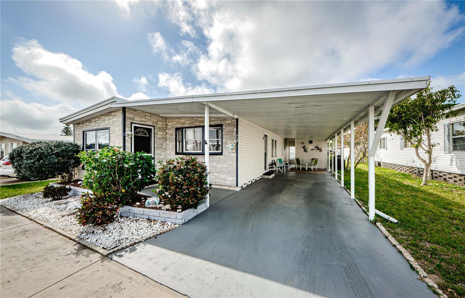 Image 2 of 49 For 719 Sugar Palm Street