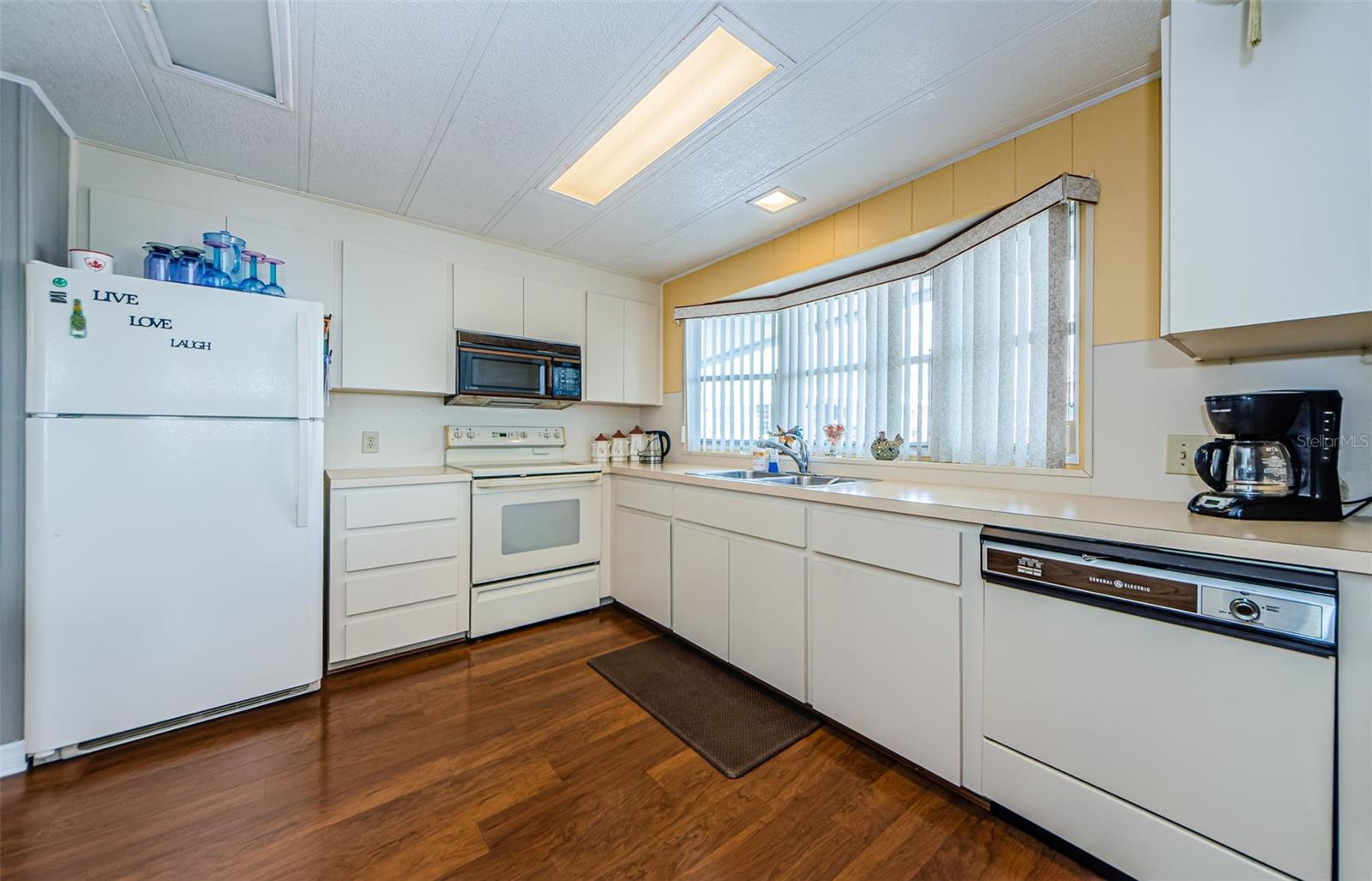 Image 6 of 49 For 719 Sugar Palm Street
