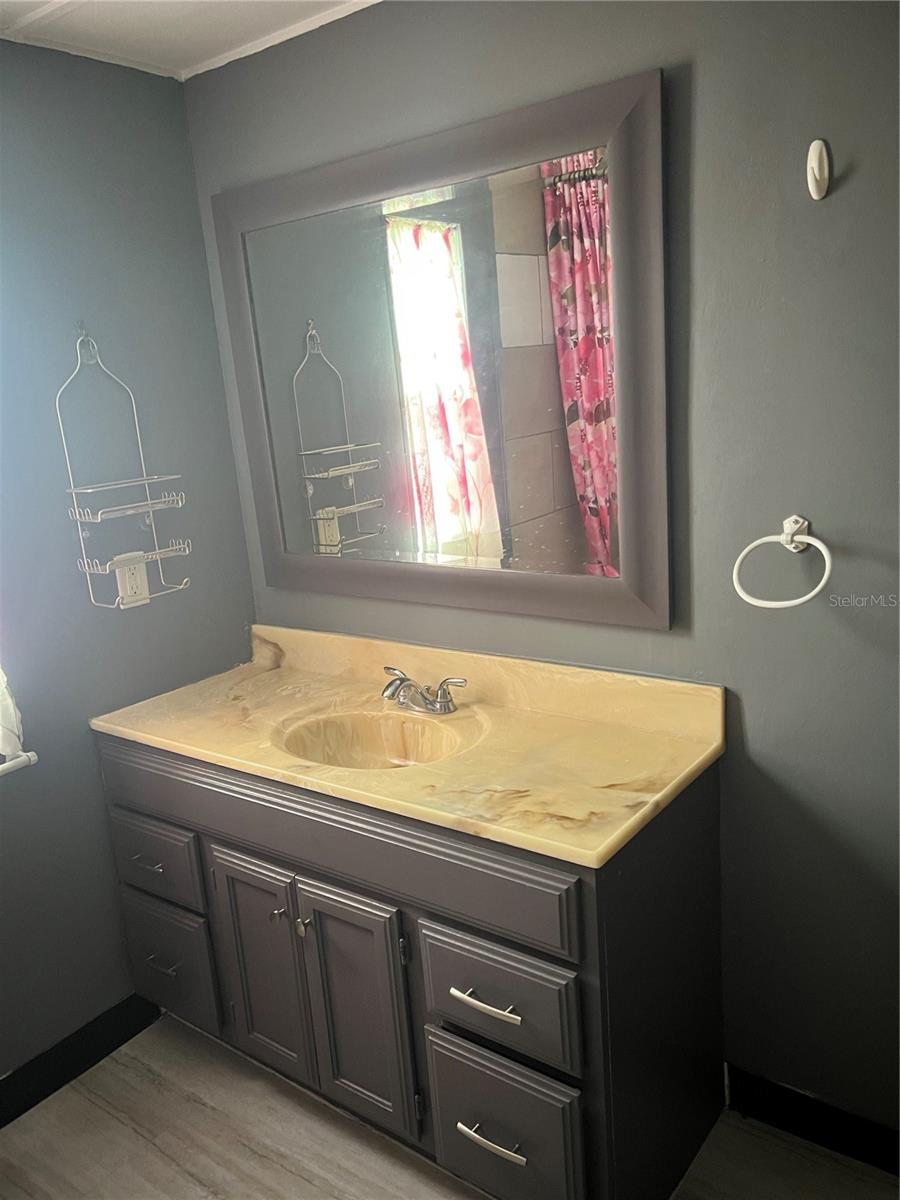 Listing photo id 9 for 6720 Park Boulevard N 77