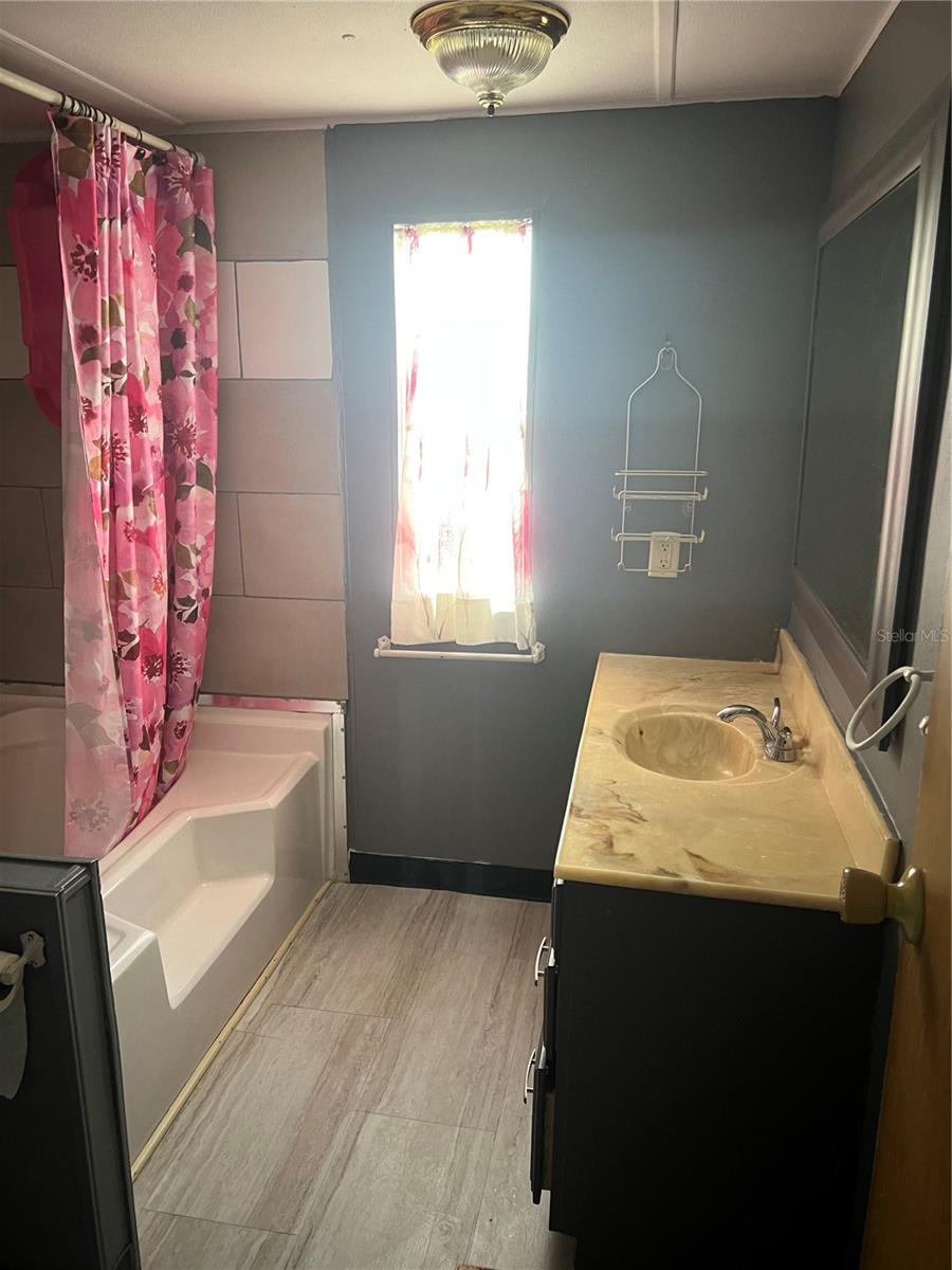 Listing photo id 10 for 6720 Park Boulevard N 77