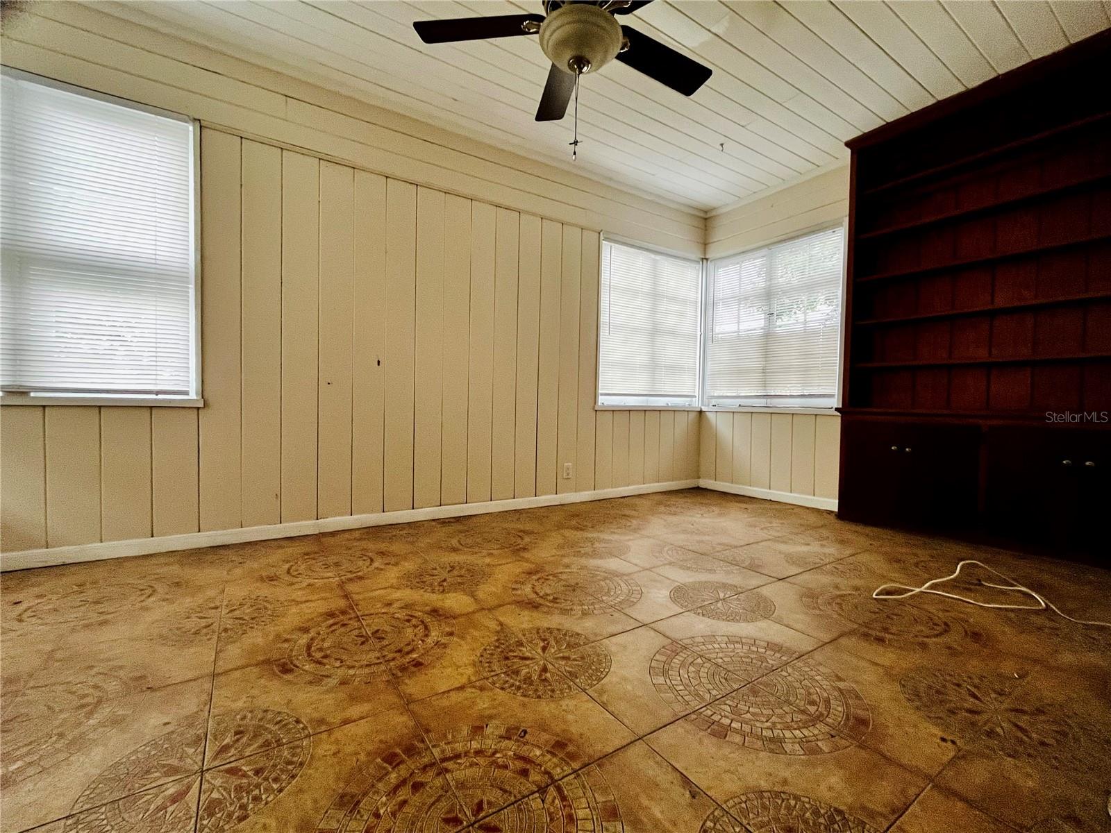 Image 10 of 37 For 2800 Dartmouth Avenue N